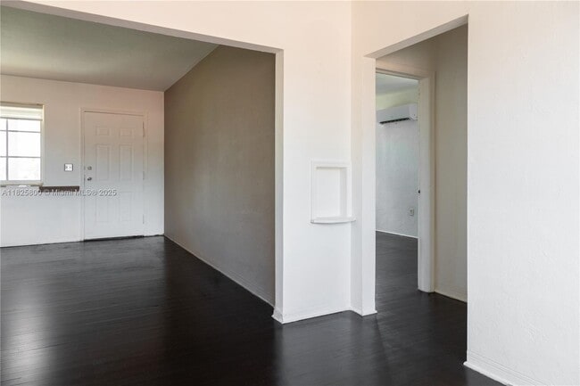 2200 Calais Dr in Miami Beach, FL - Building Photo - Building Photo