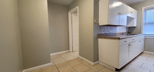 231 E Xenia Dr in Fairborn, OH - Building Photo - Building Photo