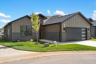 Villas at Anthony Park in Springfield, MO - Building Photo