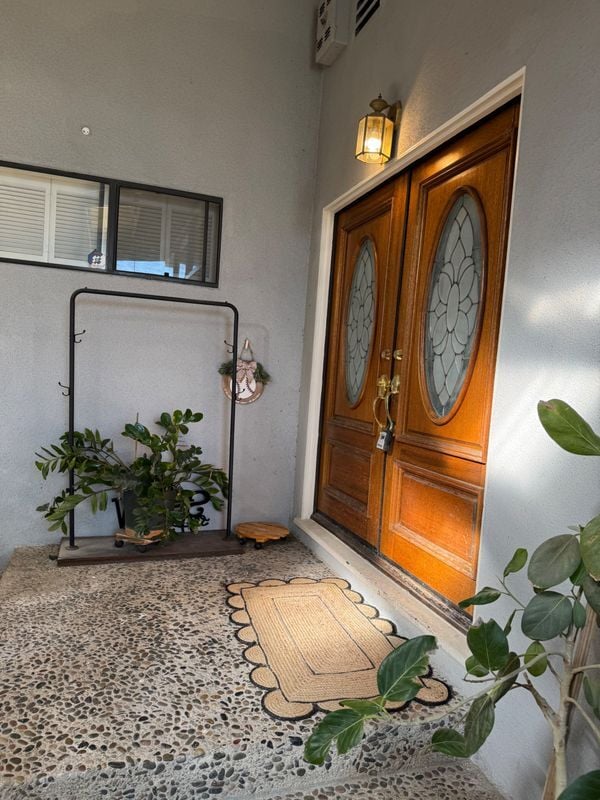 17249 Flanders St in Los Angeles, CA - Foto de edificio - Building Photo