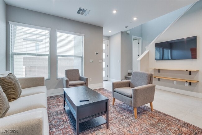 property at 9812 Kings Glen St