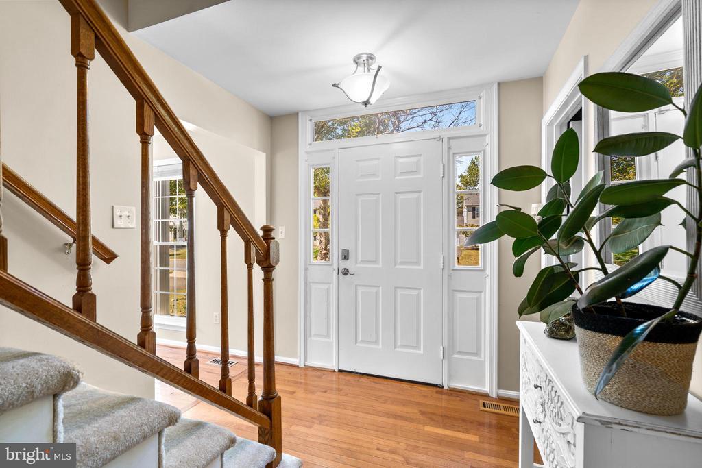 12127 Eddyspark Dr in Herndon, VA - Building Photo