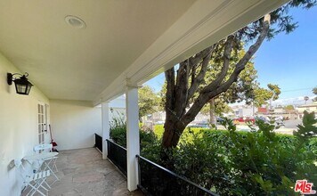 1212 10th St in Santa Monica, CA - Building Photo - Building Photo