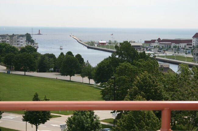 Leverenz Apartments in Sheboygan, WI - Building Photo - Building Photo