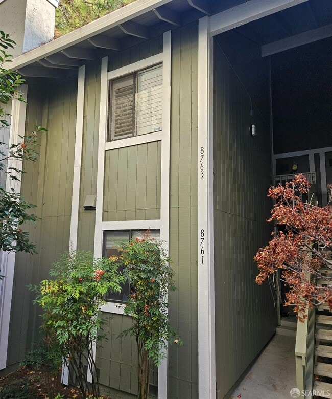 8763 Mountain Blvd in Oakland, CA - Building Photo - Building Photo