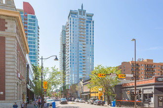 Union Square in Calgary, AB - Building Photo - Building Photo