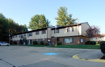 Stow Kent Gardens in Stow, OH - Building Photo - Building Photo