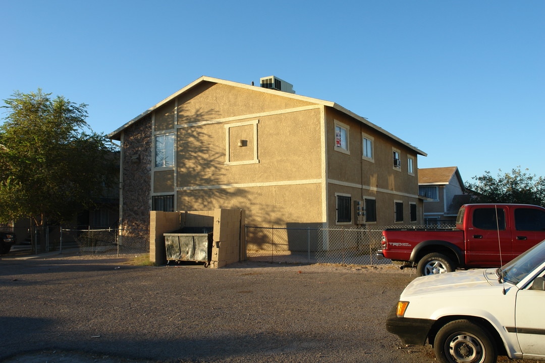 1655 Stevens Dr in Las Vegas, NV - Foto de edificio