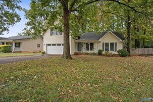 132 Whisperwood Ln in Madison, AL - Building Photo
