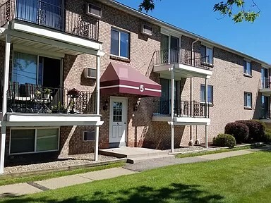 Losson Garden Apartments in Cheektowaga, NY - Building Photo