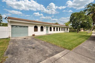 18900 Belview Dr in Cutler Bay, FL - Building Photo
