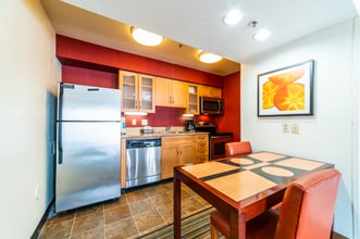 8242 N Black Cyn Hwy in Phoenix, AZ - Building Photo - Building Photo