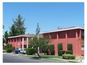 Bulldog Court in Fresno, CA - Building Photo - Other