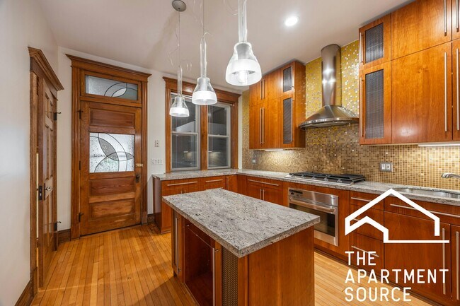 3249 W Evergreen Ave-Unit -2F in Chicago, IL - Foto de edificio - Building Photo