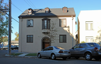 Southwark in Sacramento, CA - Building Photo - Building Photo