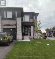 39 Eberhardt Dr in Wasaga Beach, ON - Building Photo