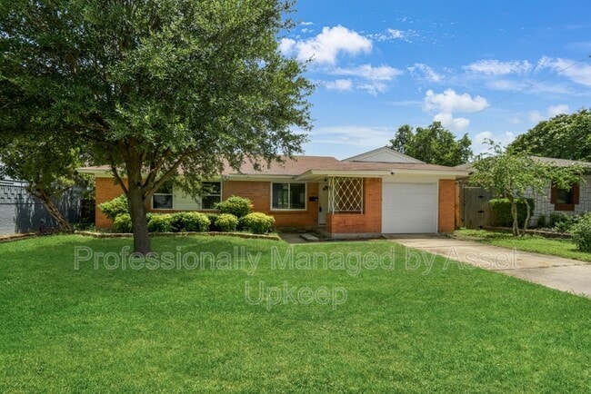 property at 1223 Dumont Dr