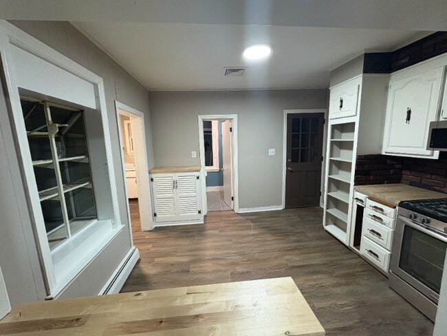 75 Whiting St in New Britain, CT - Building Photo - Building Photo