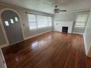 109 Waverly Way in Lagrange, GA - Building Photo - Building Photo
