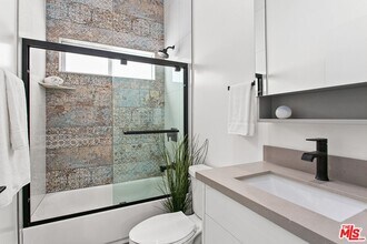 2533 Thurman Ave. in Los Angeles, CA - Building Photo - Building Photo