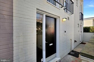 224 G St SW in Washington, DC - Building Photo - Building Photo