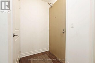 18 Rouge Valley Dr W in Markham, ON - Building Photo - Building Photo