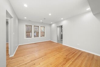 5030 S Archer Ave, Unit 2nd floor in Chicago, IL - Building Photo - Building Photo