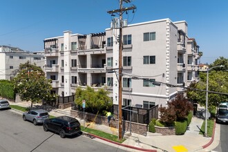 Curson Villas Condos in Los Angeles, CA - Building Photo - Building Photo