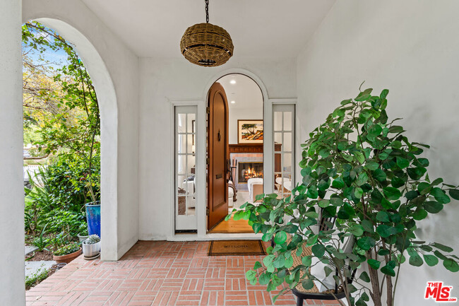 524 Lincoln Blvd in Santa Monica, CA - Foto de edificio - Building Photo