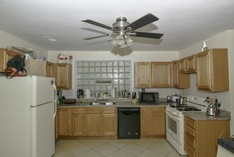 1436 W Belmont Ave, Unit G09C in Chicago, IL - Building Photo - Building Photo