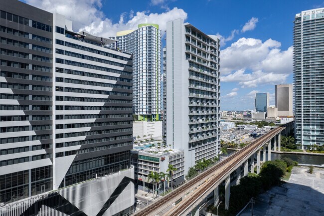 Neo Vertika in Miami, FL - Building Photo - Building Photo