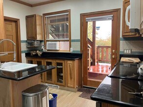 30 W Etruria St in Seattle, WA - Building Photo - Building Photo