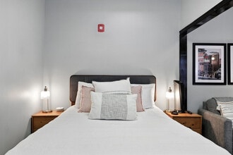 480 N Thomas St in Athens, GA - Foto de edificio - Building Photo