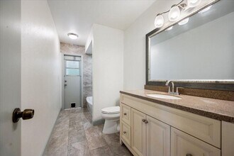 2216 Amesbury Ct in Wellington, FL - Building Photo - Building Photo