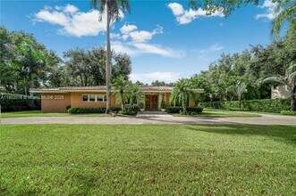 7020 Almansa St in Coral Gables, FL - Building Photo - Building Photo