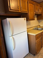 18 1/2 Mettowee St, Unit Apt B in Granville, NY - Building Photo - Building Photo