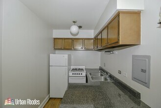 648 W Wrightwood Ave, Unit A05C in Chicago, IL - Foto de edificio - Building Photo