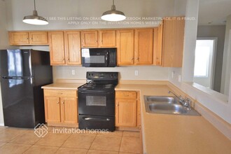 18206 N Skyhawk Dr in Surprise, AZ - Building Photo - Building Photo