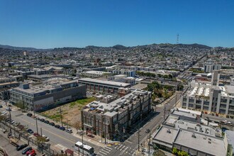 Franklin Square Lofts in San Francisco, CA - Building Photo - Building Photo