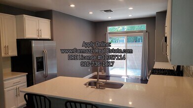 139 Dragonfly Cir in Sacramento, CA - Building Photo - Building Photo