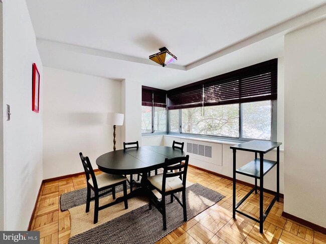 4200 Cathedral Ave NW in Washington, DC - Building Photo - Building Photo