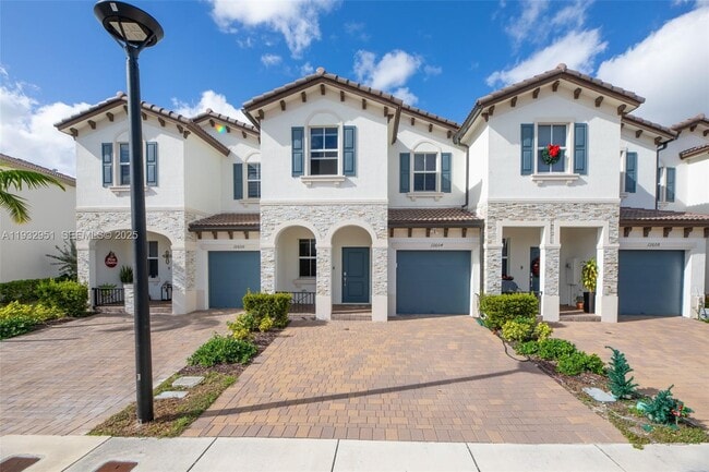 12604 NW 23rd Pl in Miami, FL - Building Photo - Building Photo