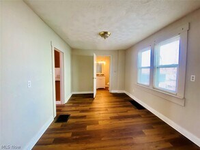 748 Merton Ave in Akron, OH - Building Photo - Building Photo