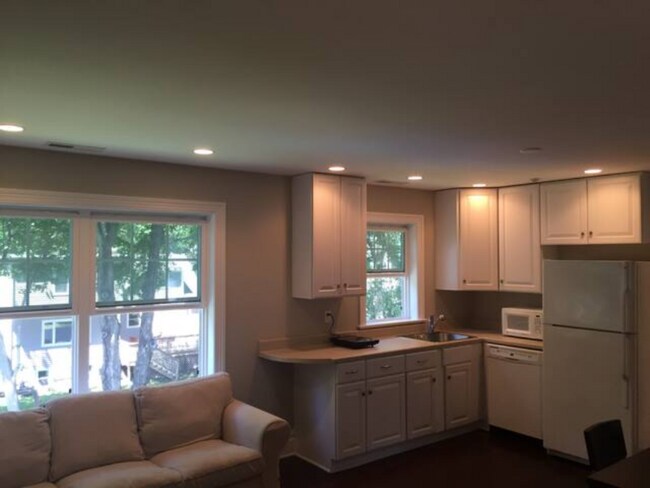 1300 Hope St-Unit -2 in Stamford, CT - Building Photo - Building Photo