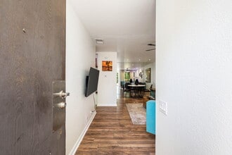 2812 N Auburn Ct in Palm Springs, CA - Building Photo - Building Photo