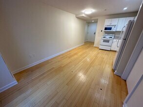 32 Boylston St, Unit 2 in Boston, MA - Building Photo - Building Photo