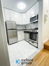 195 E 76th St in New York, NY - Building Photo - Building Photo