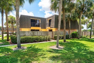 624 6th Way in West Palm Beach, FL - Building Photo - Building Photo