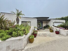 1445 Bounty Way in Laguna Beach, CA - Building Photo