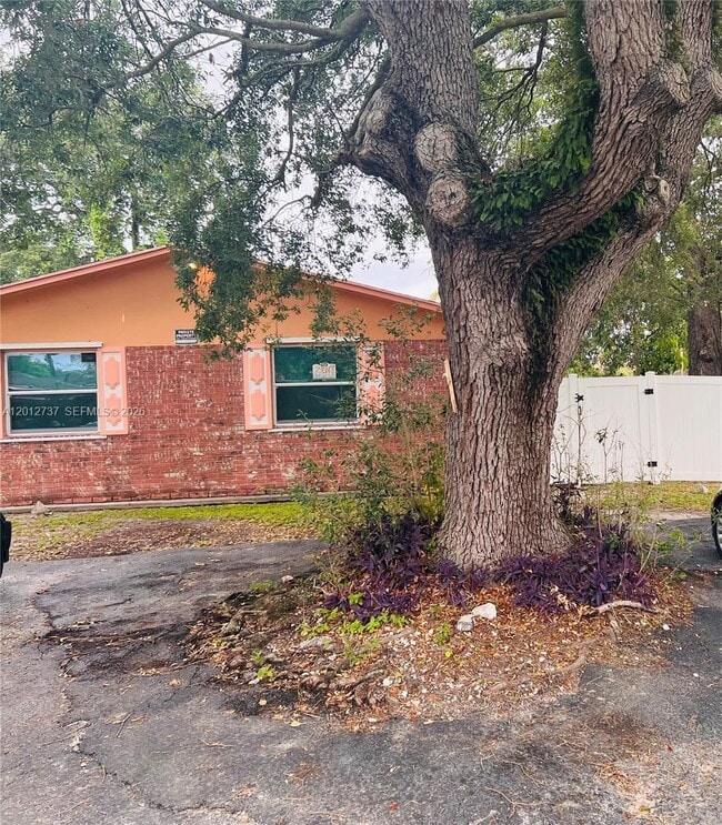 property at 6143 SW 33rd St